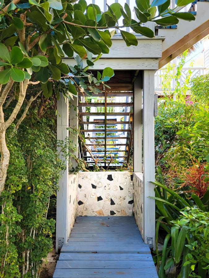 Aparthotel Pineapple Fields Governor's Harbour Esterno foto
