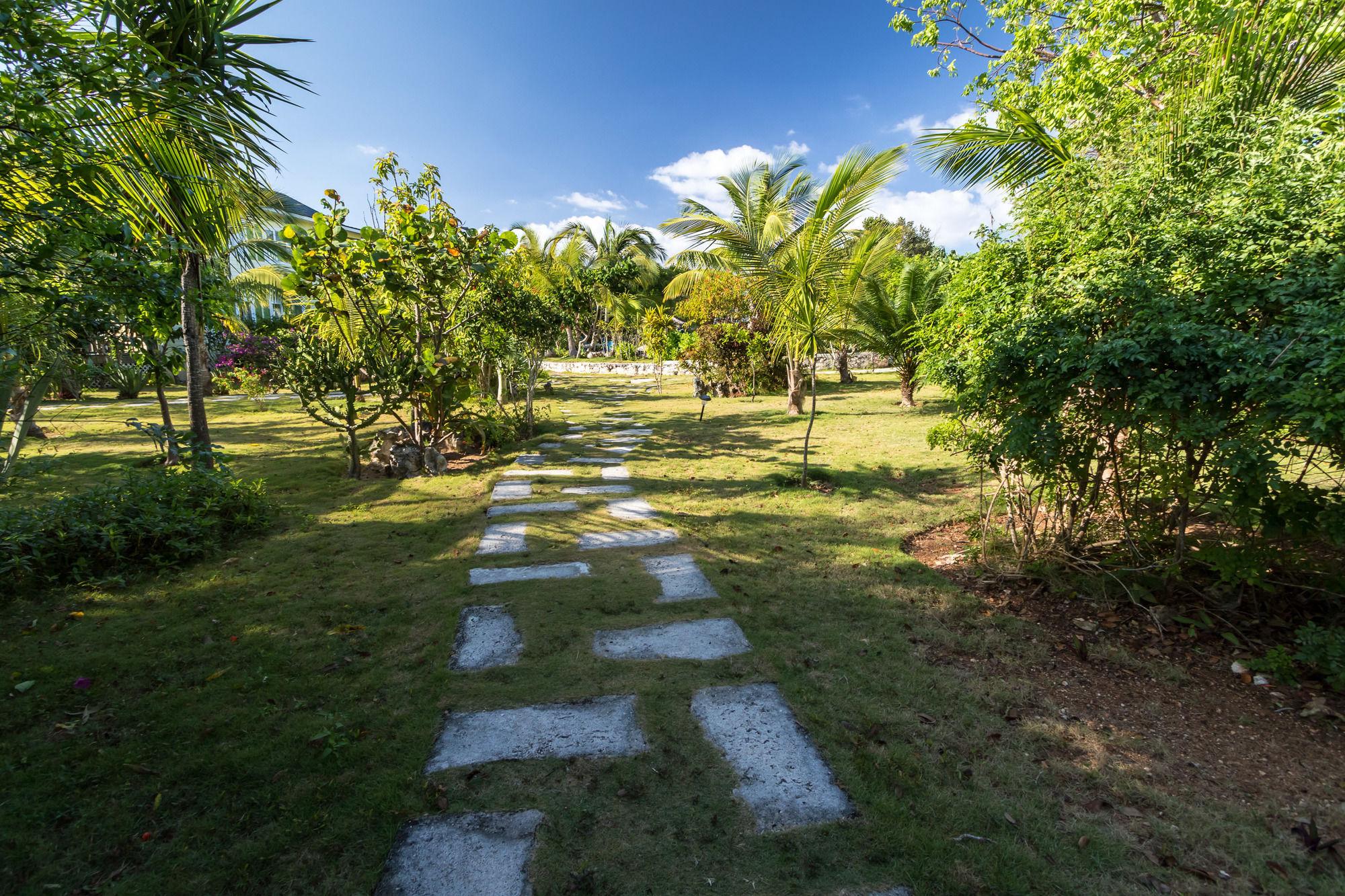 Aparthotel Pineapple Fields Governor's Harbour Esterno foto