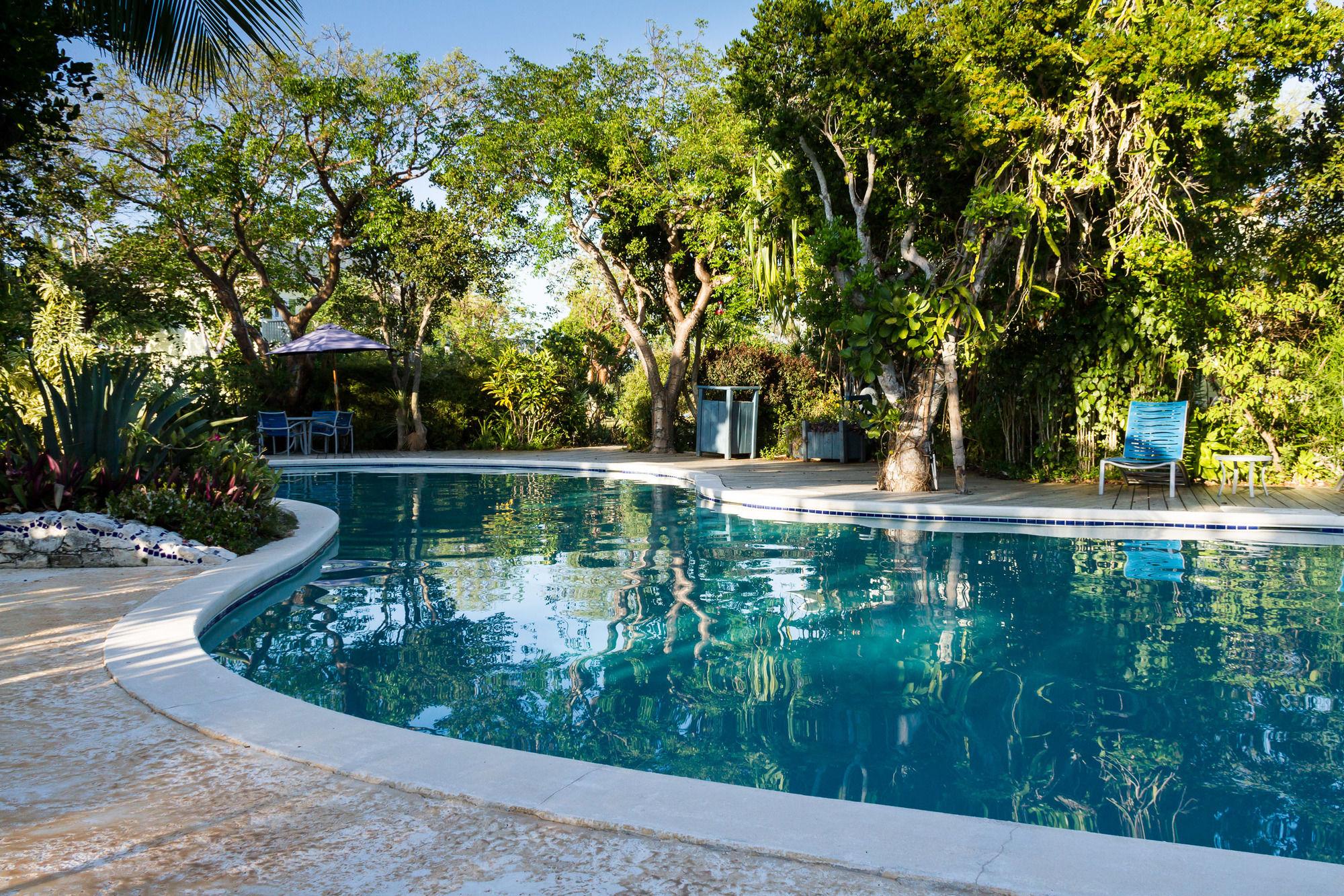 Aparthotel Pineapple Fields Governor's Harbour Esterno foto