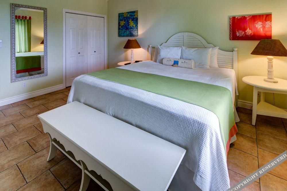 Aparthotel Pineapple Fields Governor's Harbour Esterno foto